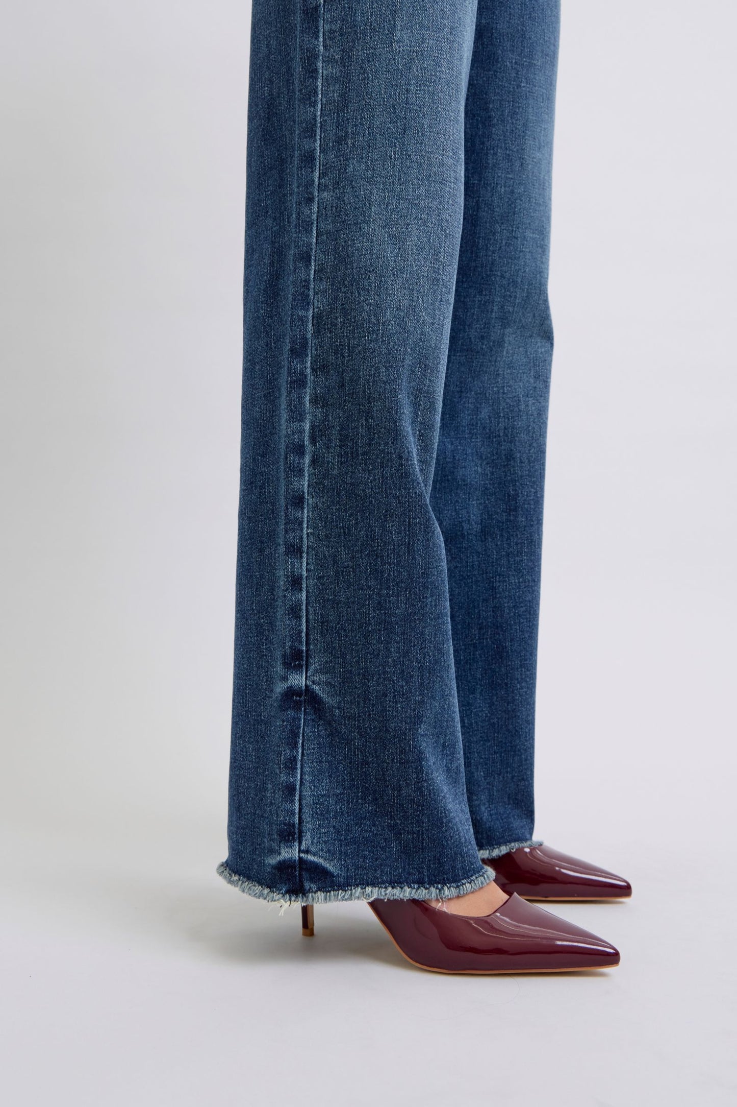 Cotten Blend Raw Hem Mid Rise Straight Denim Pant